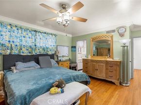 9253 Hayvenhurst Avenue, North Hills (los Angeles) CA 91343