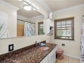 9253 Hayvenhurst Avenue, North Hills (los Angeles) CA 91343