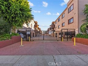 5400 Newcastle 12, Encino (los Angeles) CA 91316