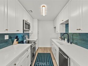 5400 Newcastle 12, Encino (los Angeles) CA 91316