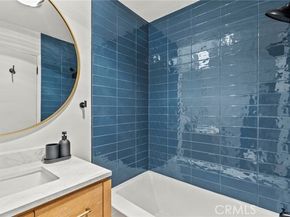 5400 Newcastle 12, Encino (los Angeles) CA 91316