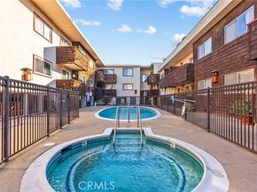 5400 Newcastle 12, Encino (los Angeles) CA 91316