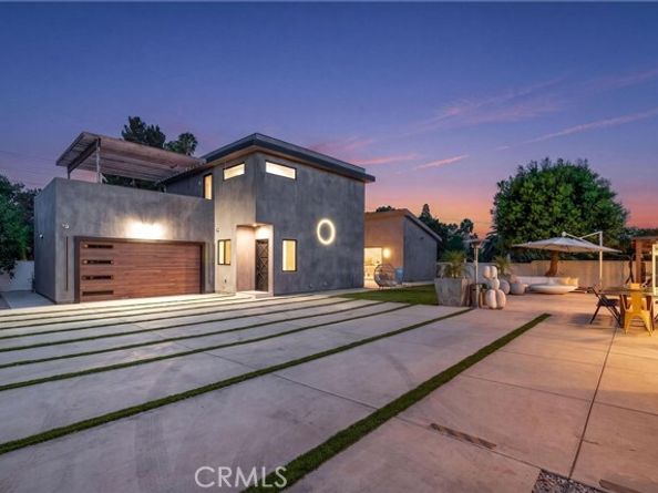 9400 Encino Avenue, Northridge (los Angeles) CA 91325