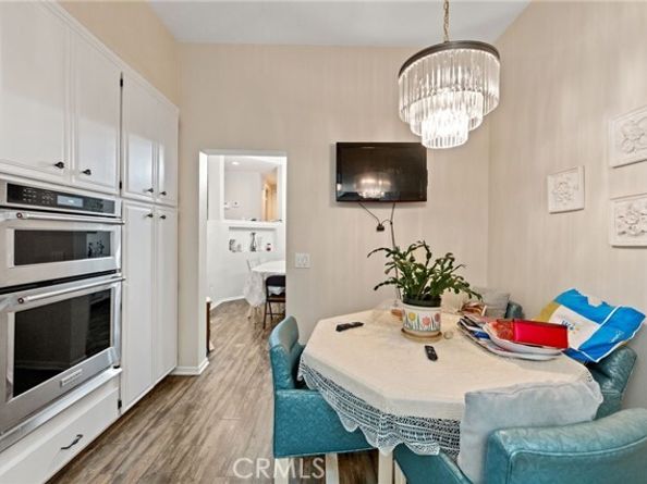 20950 Oxnard Street 54, Woodland Hills (los Angeles) CA 91367