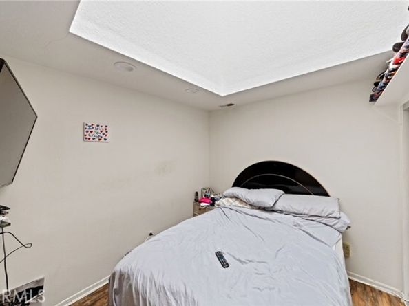 20950 Oxnard Street 54, Woodland Hills (los Angeles) CA 91367