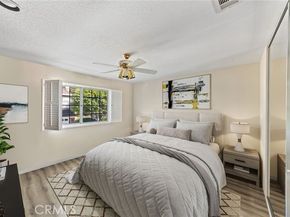 20950 Oxnard Street 54, Woodland Hills (los Angeles) CA 91367