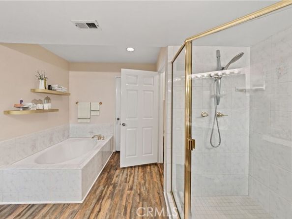 20950 Oxnard Street 54, Woodland Hills (los Angeles) CA 91367