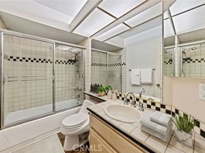 20950 Oxnard Street 54, Woodland Hills (los Angeles) CA 91367