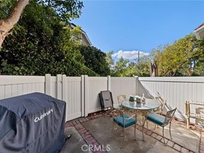 20950 Oxnard Street 54, Woodland Hills (los Angeles) CA 91367