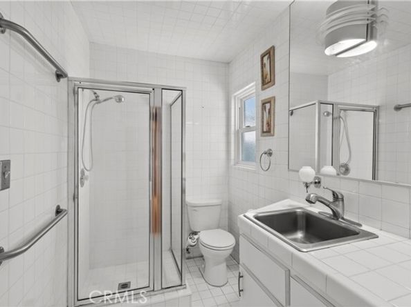 6443 Bakman, North Hollywood (los Angeles) CA 91606
