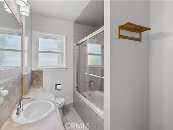 6443 Bakman, North Hollywood (los Angeles) CA 91606