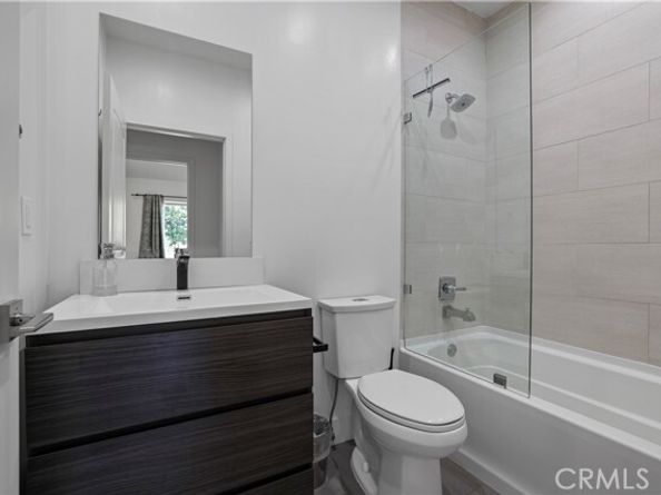 14940 Hartland, Van Nuys (los Angeles) CA 91405
