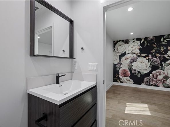 14940 Hartland, Van Nuys (los Angeles) CA 91405