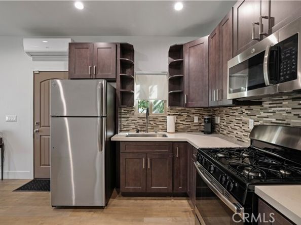 14940 Hartland, Van Nuys (los Angeles) CA 91405
