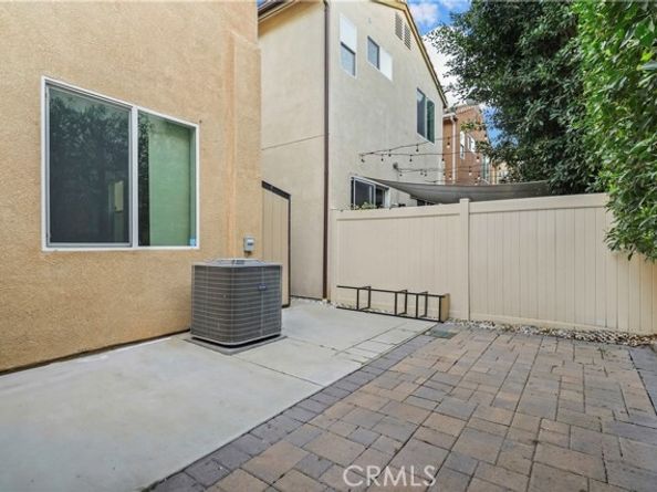 7619 N Patriot Way, Van Nuys (los Angeles) CA 91405