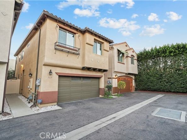 7619 N Patriot Way, Van Nuys (los Angeles) CA 91405