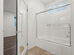 7619 N Patriot Way, Van Nuys (los Angeles) CA 91405