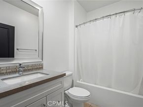 7619 N Patriot Way, Van Nuys (los Angeles) CA 91405