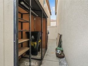 7619 N Patriot Way, Van Nuys (los Angeles) CA 91405