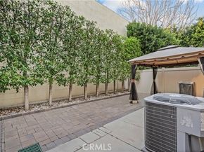 7619 N Patriot Way, Van Nuys (los Angeles) CA 91405