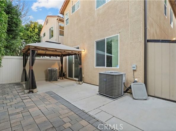 7619 N Patriot Way, Van Nuys (los Angeles) CA 91405