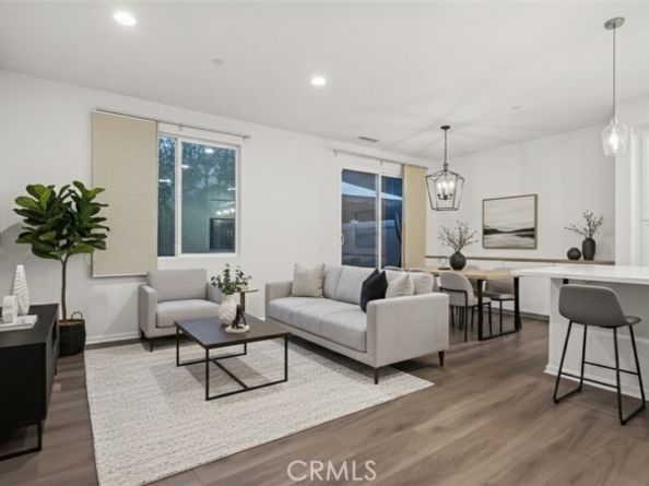 7619 N Patriot Way, Van Nuys (los Angeles) CA 91405