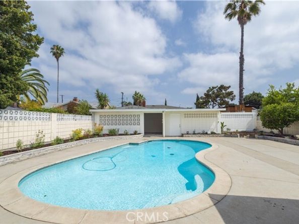 12715 Hart St, North Hollywood (los Angeles) CA 91605