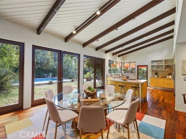 17610 Chase Street, Northridge (los Angeles) CA 91325