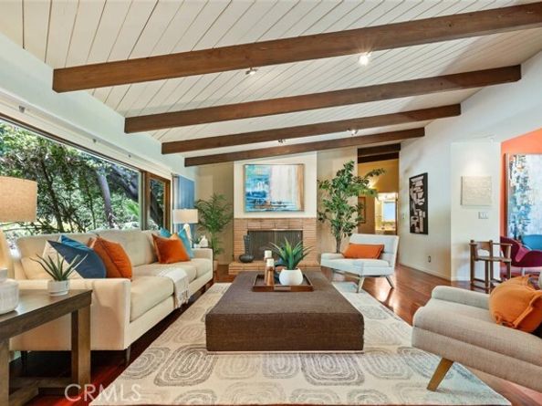 17610 Chase Street, Northridge (los Angeles) CA 91325
