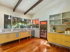 17610 Chase Street, Northridge (los Angeles) CA 91325