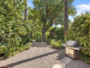 17610 Chase Street, Northridge (los Angeles) CA 91325