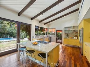 17610 Chase Street, Northridge (los Angeles) CA 91325