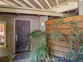 17610 Chase Street, Northridge (los Angeles) CA 91325