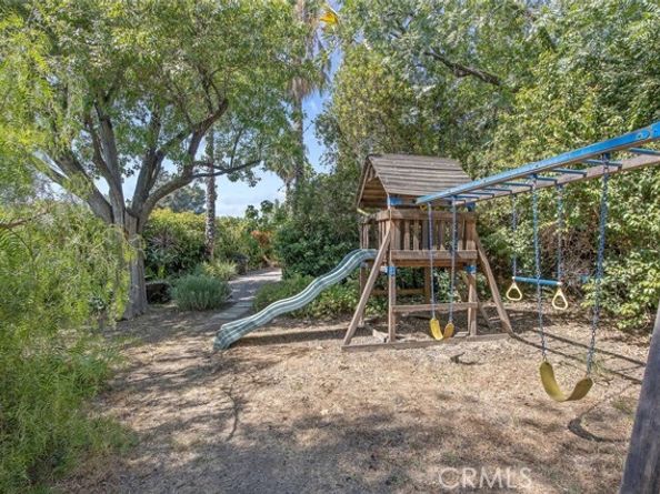 17610 Chase Street, Northridge (los Angeles) CA 91325