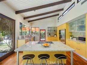 17610 Chase Street, Northridge (los Angeles) CA 91325