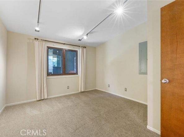 17610 Chase Street, Northridge (los Angeles) CA 91325