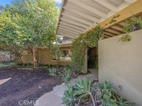 17610 Chase Street, Northridge (los Angeles) CA 91325