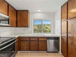 11467 Tampa Avenue 153, Porter Ranch (los Angeles) CA 91326