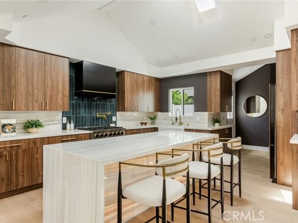 10350 Mccormick Street, North Hollywood (los Angeles) CA 91601