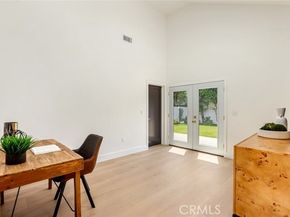10350 Mccormick Street, North Hollywood (los Angeles) CA 91601