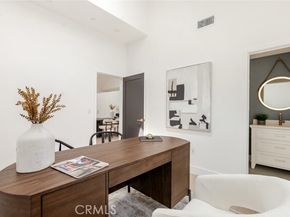 10350 Mccormick Street, North Hollywood (los Angeles) CA 91601