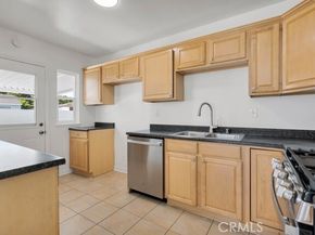 8547 Tampa Avenue, Northridge (los Angeles) CA 91324