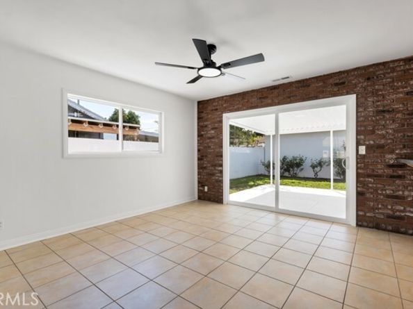 8547 Tampa Avenue, Northridge (los Angeles) CA 91324
