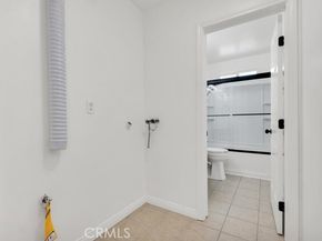 8547 Tampa Avenue, Northridge (los Angeles) CA 91324