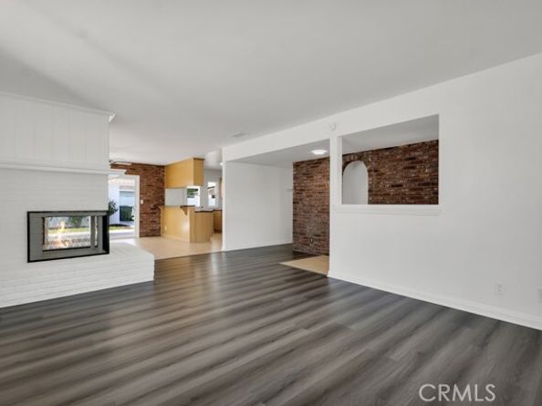 8547 Tampa Avenue, Northridge (los Angeles) CA 91324
