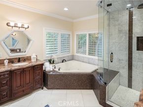 19554 Wells Drive, Tarzana (los Angeles) CA 91356