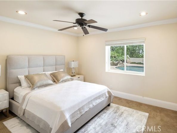 19554 Wells Drive, Tarzana (los Angeles) CA 91356