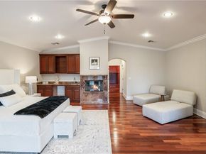 19554 Wells Drive, Tarzana (los Angeles) CA 91356