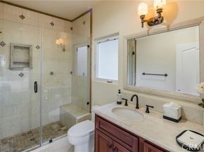19554 Wells Drive, Tarzana (los Angeles) CA 91356