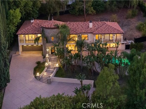 19554 Wells Drive, Tarzana (los Angeles) CA 91356